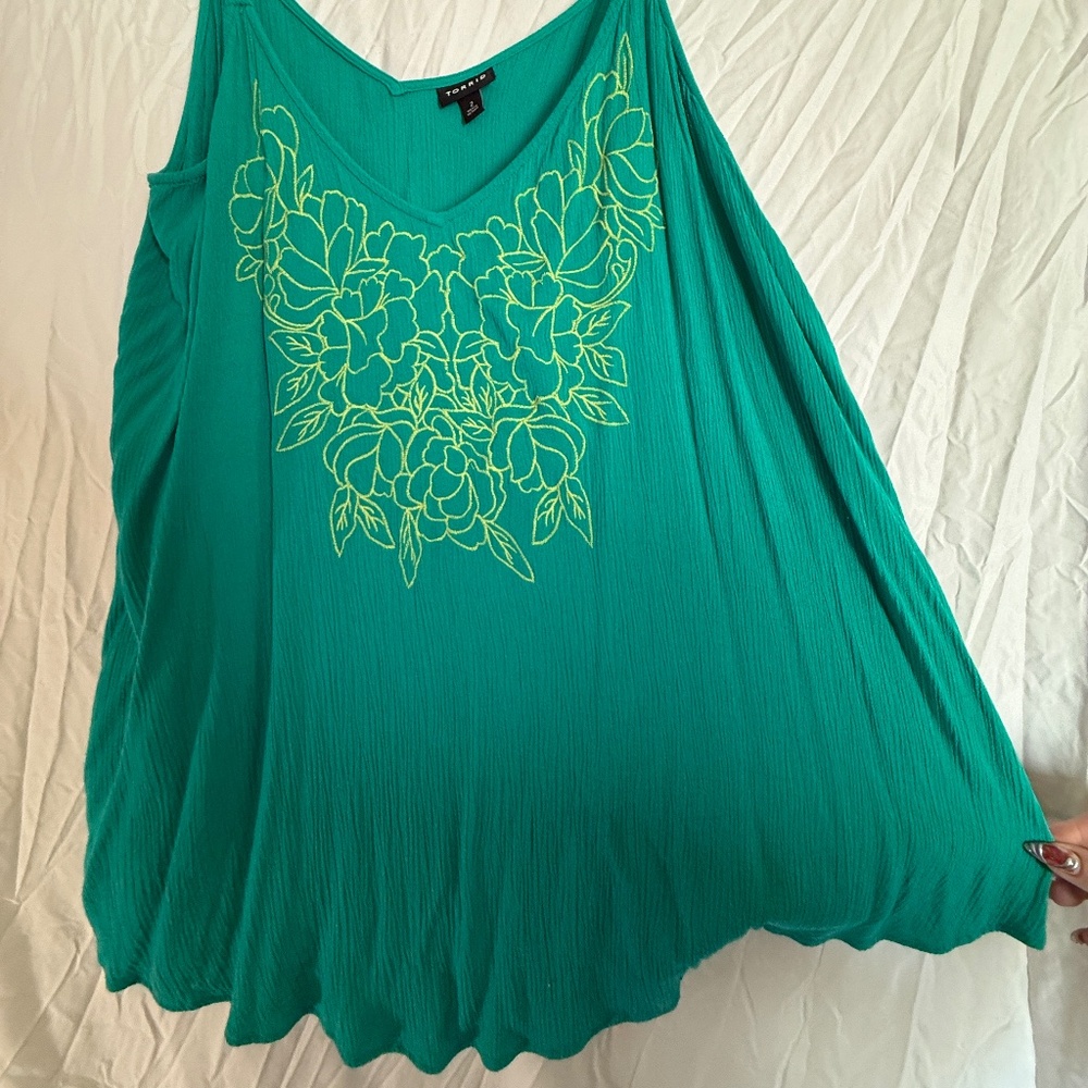 Green Torrid Flowy Tank w/ Lime Green Embroidered Floral Detail - Picture 4 of 4